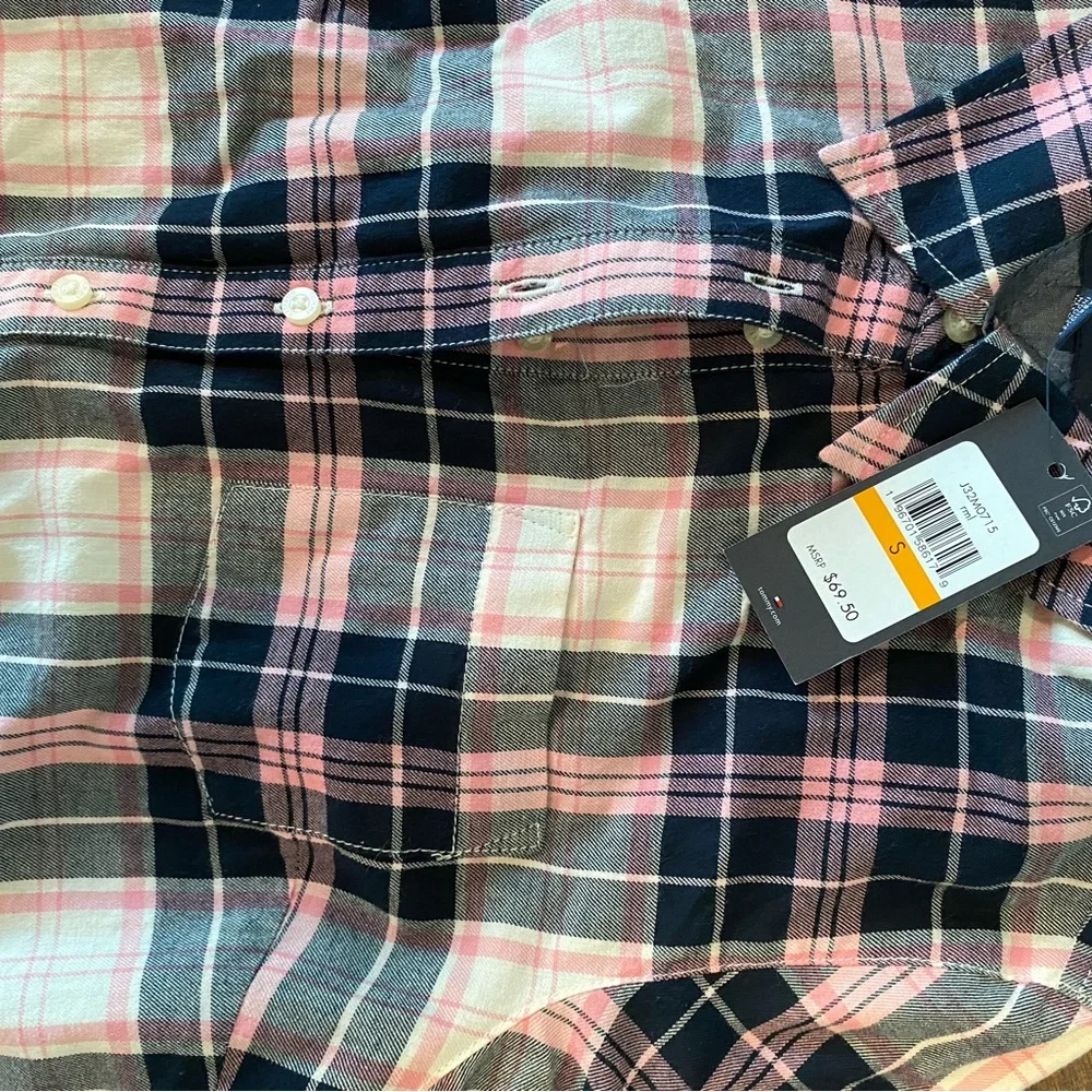 Tommy Hilfiger half button flannel size small NWT - Picture 2 of 3